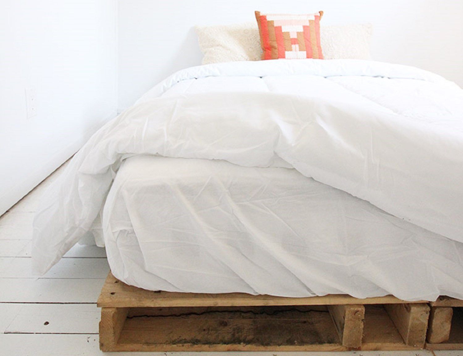 Wood Pallet Bed Frame