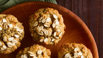 Muffin-Liebhaber aufgepasst, die Apfel-Haferflocken-Muffins sind schnell gemacht