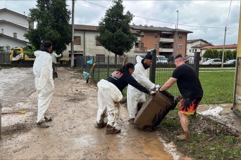 Soldiers lend a hand to Italian partners after Vicenza floods