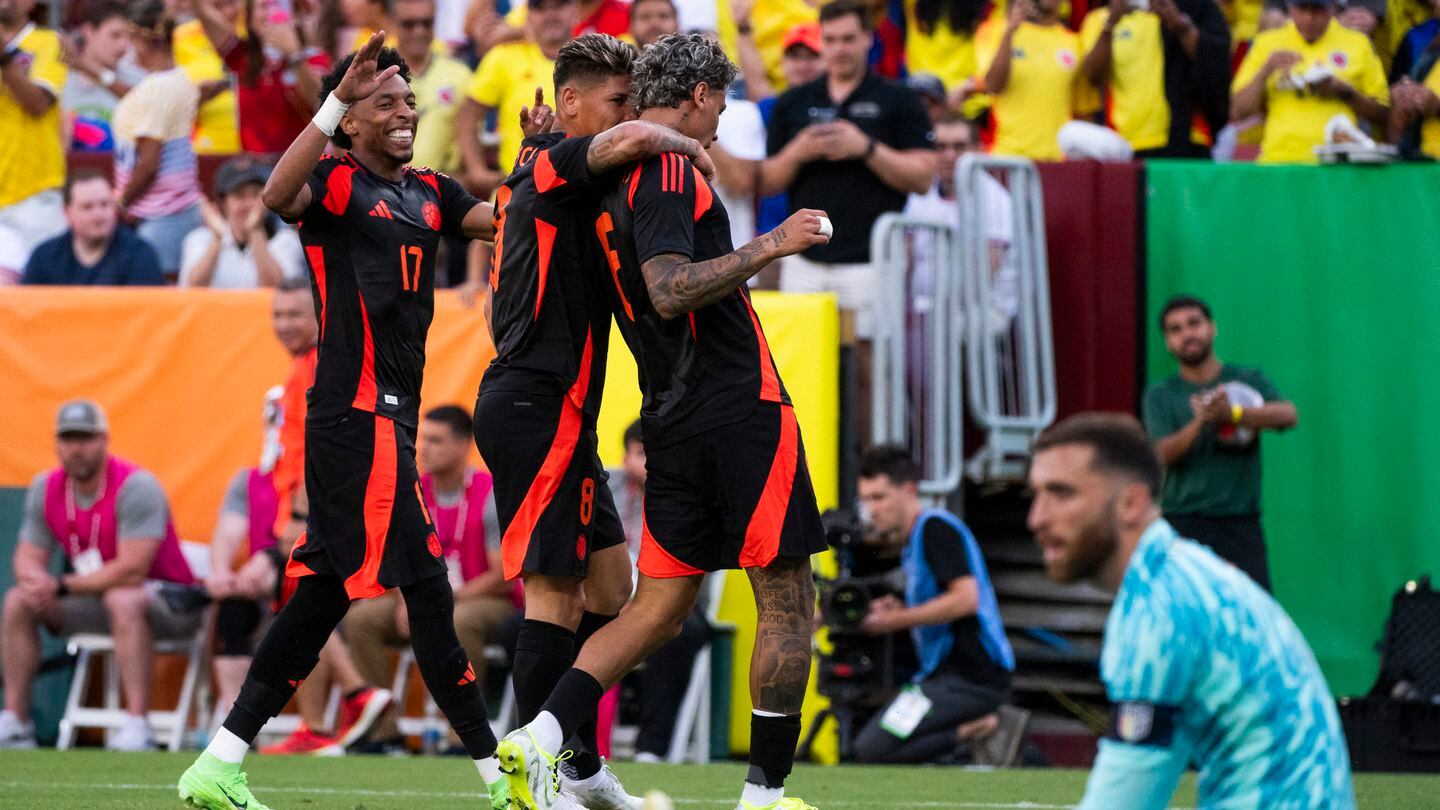 USMNT keeper Matt Turner was left stunned after Colombia's Richard Rios (second from right) scored his team's third goal and celebrated with Jorge Carrascal (8) and Johan Mojica (17).