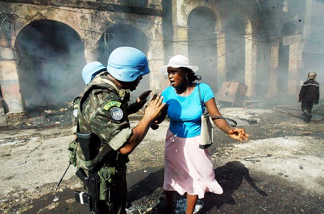 Peacekeepers Help Street Merchant in Haiti