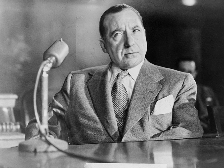 Frank Costello testifying before the U.S. Senate investigating committee headed by Estes Kefauver, 1951.