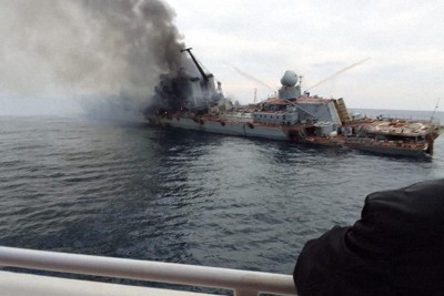 沈没した露軍巡洋艦「モスクワ」とされる画像＝2022年4月18日、ウクライナのゲラシチェンコ内相顧問のテレグラムから