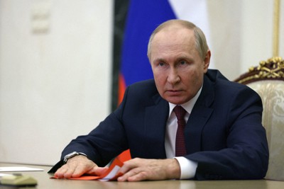 ビデオを通じて安全保障会議に出席するプーチン露大統領＝モスクワで2022年9月29日、スプートニク通信ロイター