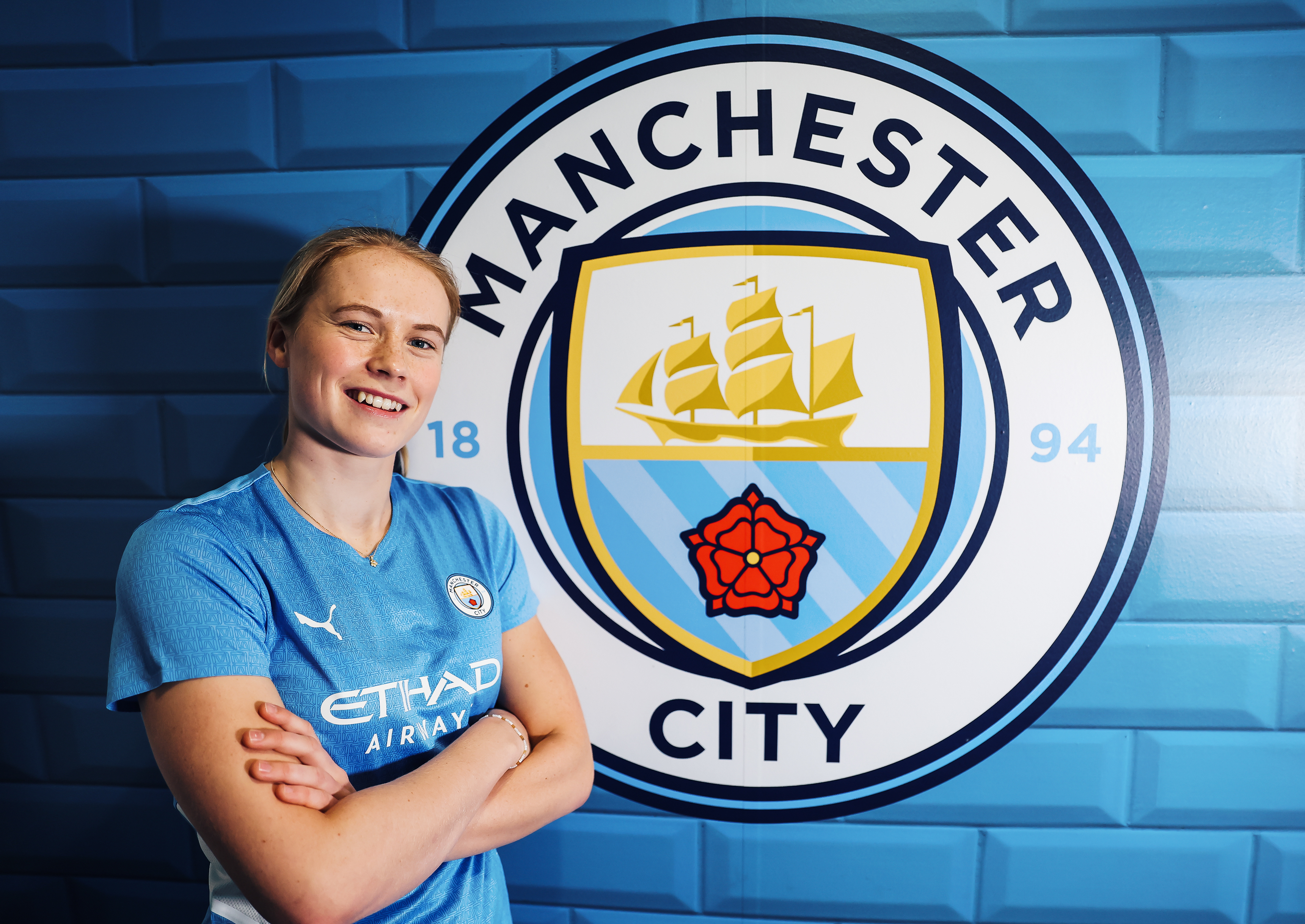 Manchester City Women Unveil New Signing