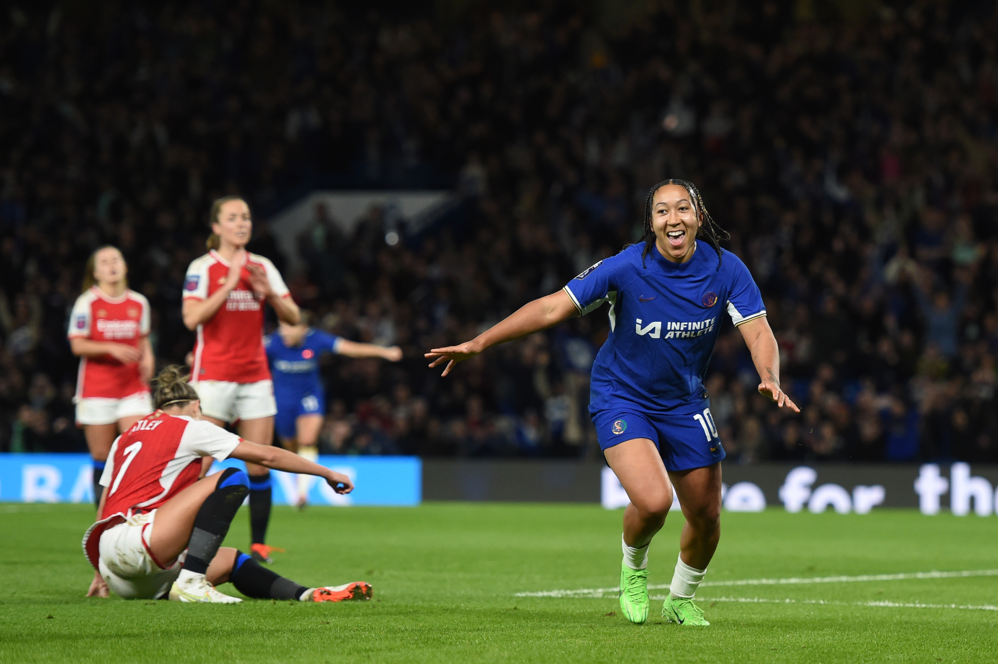 Chelsea FC v Arsenal FC - Barclays Women´s Super League