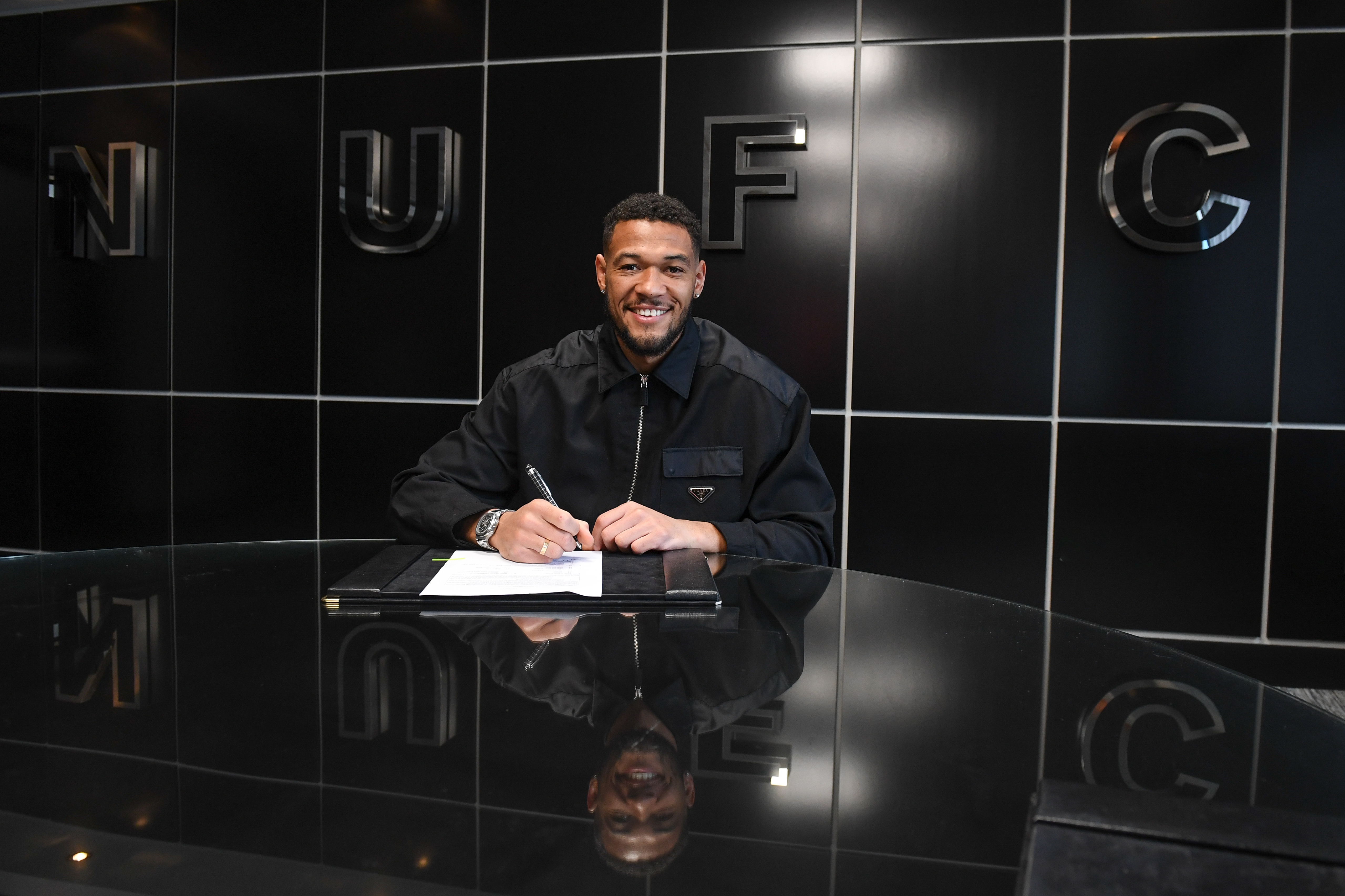 Joelinton Signs A New Contract At Newcastle United