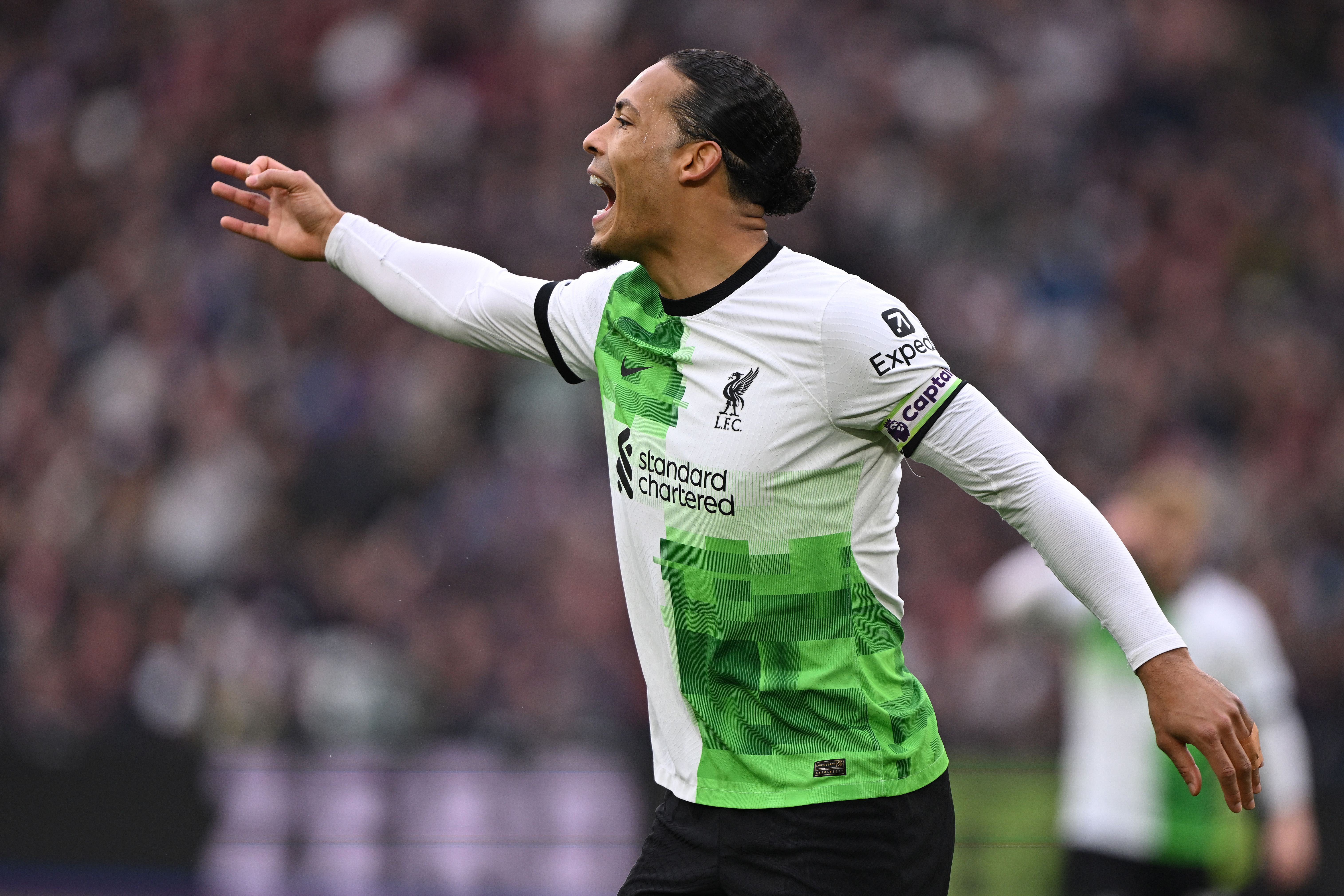 Virgil van Dijk of Liverpool shouts during the Premier League match between West Ham United and Liverpool FC at London Stadium on April 27, 2024 in London, England. (Photo by Mike Hewitt/Getty Images)