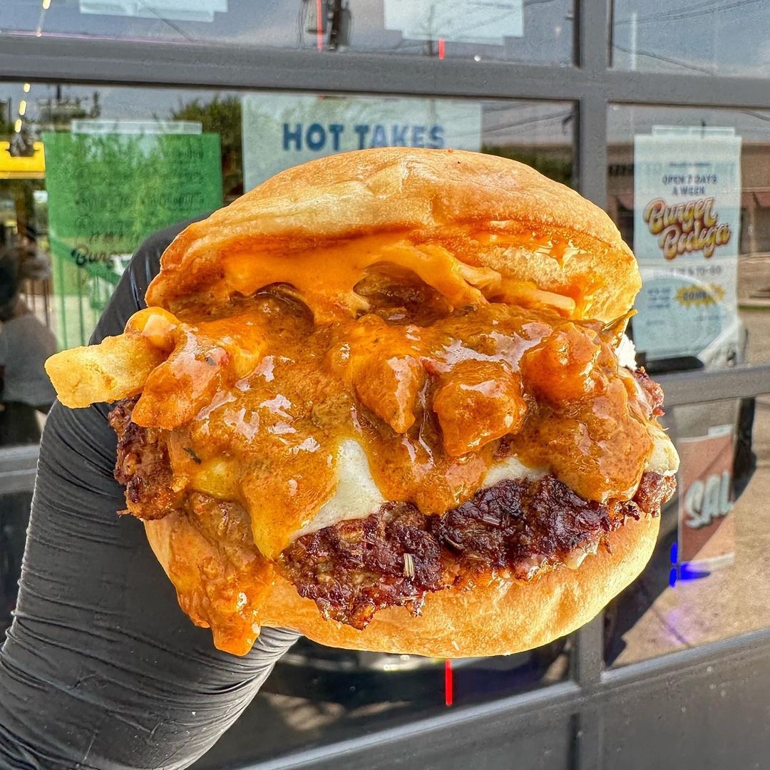 An image of the beef rendang smash burger