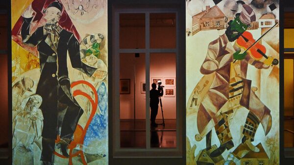 Зал Марка Шагала - часть выставки Еврейский авангард. Шагал, Альтман, Штеренберг и другие в Еврейском музее и центре толерантности в Москве