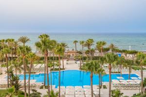 Widok na basen w obiekcie Iberostar Málaga Playa lub jego pobliżu