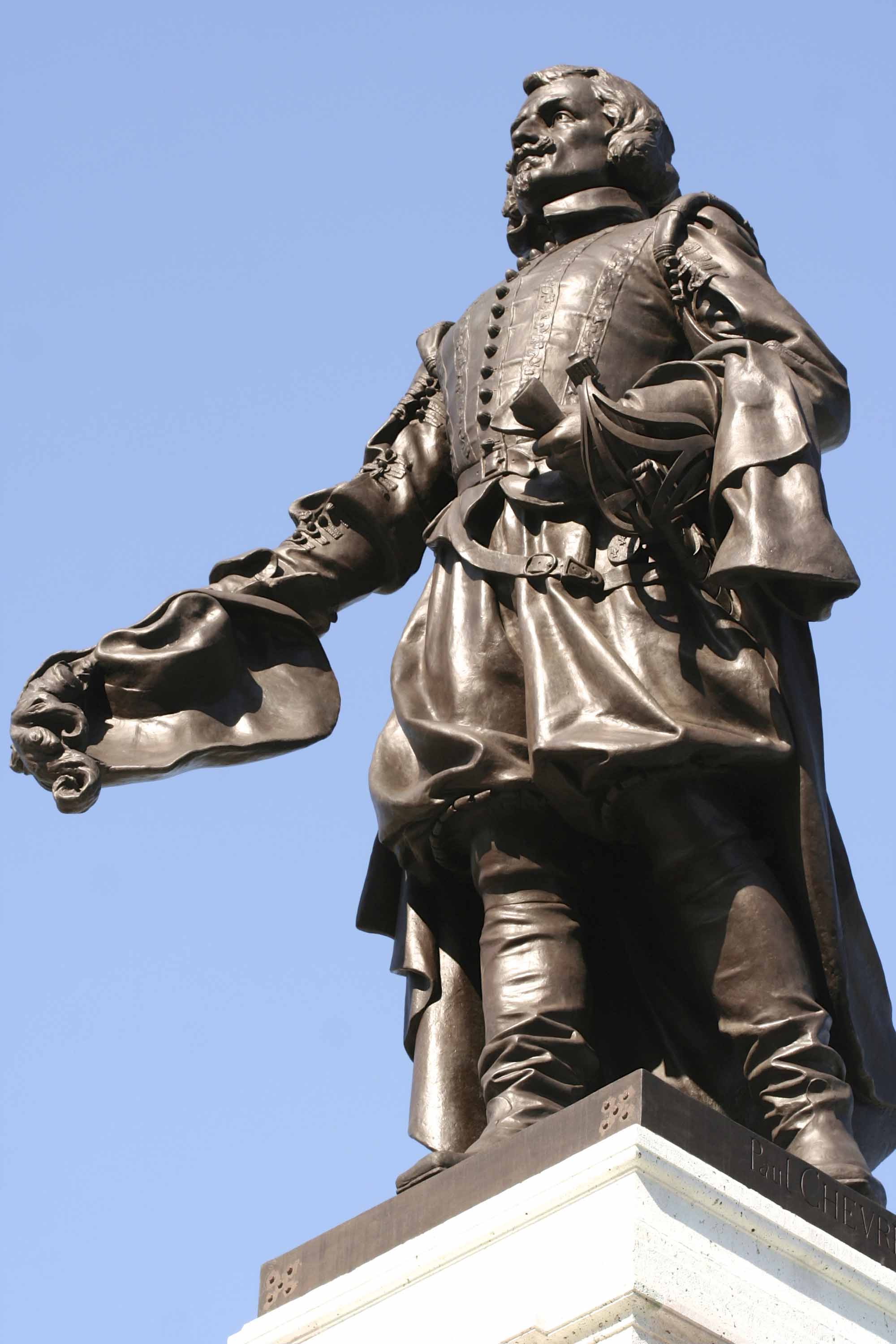 Champlain statue