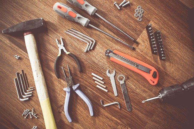 5 Essential Tools for DIY Woodworking
