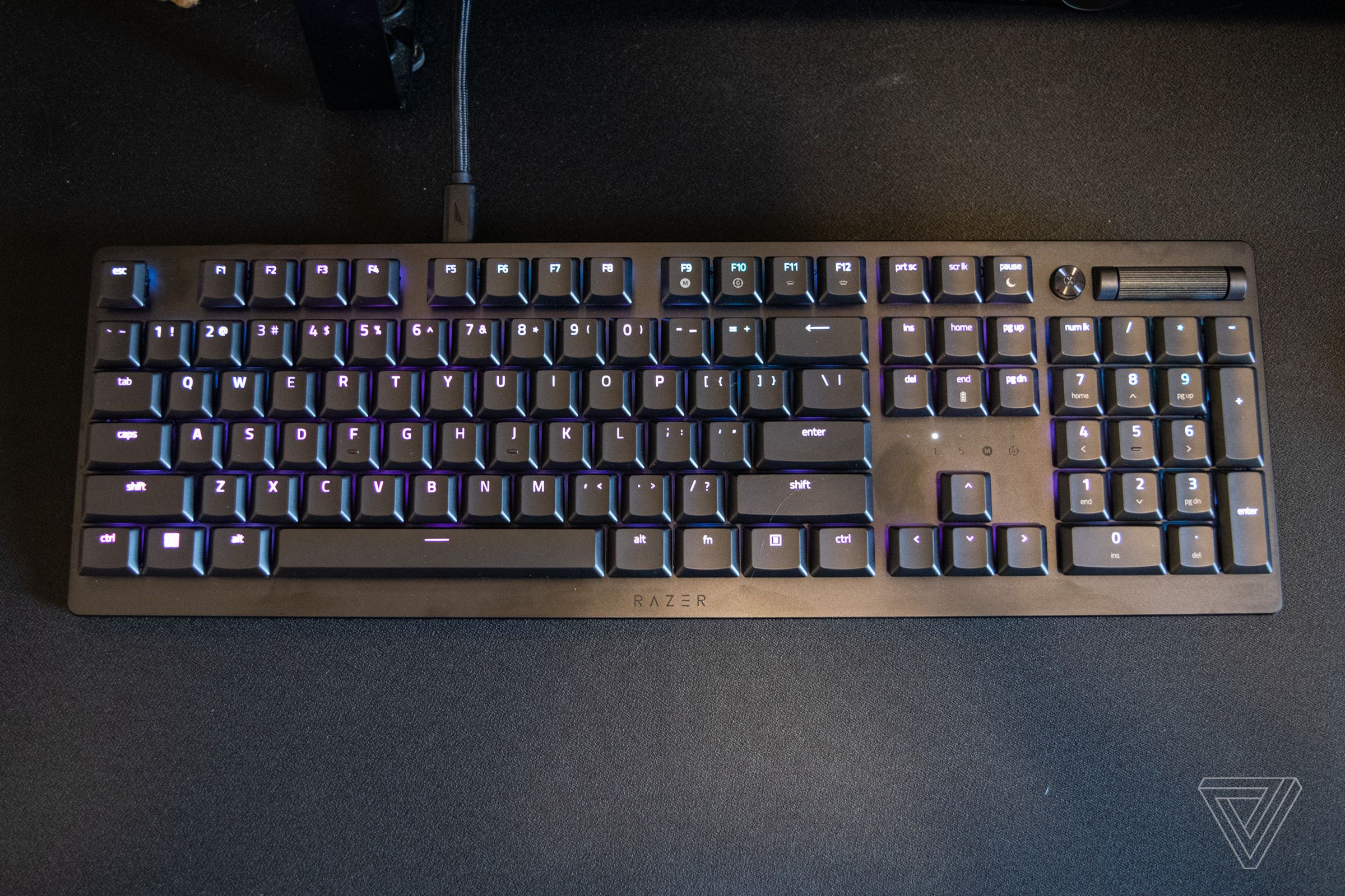 The DeathStalker V2 Pro incorporates low-profile versions of Razer’s optical mechanical switches.