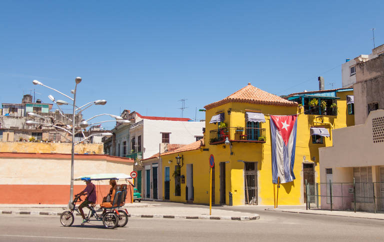 Cuba atrai russos e chineses para reavivar o setor turístico em dificuldades