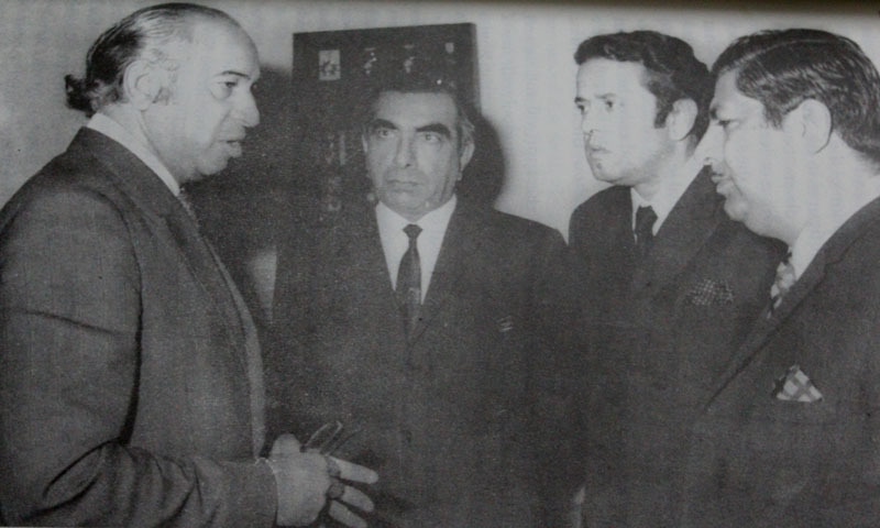 Roedad Khan with Zulfikar Ali Bhutto, Abdul Hafiz Pirzada and Ghulam Mustafa Jatoi — Photo courtesy: Aurangzaib Khan