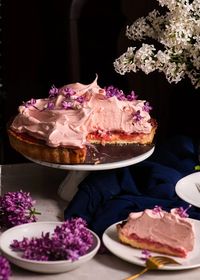 Rhubarb Cream Tart with Strawberry Meringue #rhubarb #tart #strawberry #meringue #baking #dessert #dessertrecipe | Rhubarb and Cod