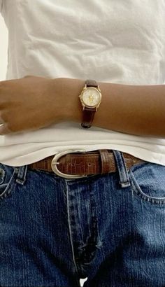 Carrie Bradshaw, Brown Watch, Chica Cool, Looks Pinterest, Quoi Porter, Jeans Brown, Spring Fits, Mode Ootd, Mein Style