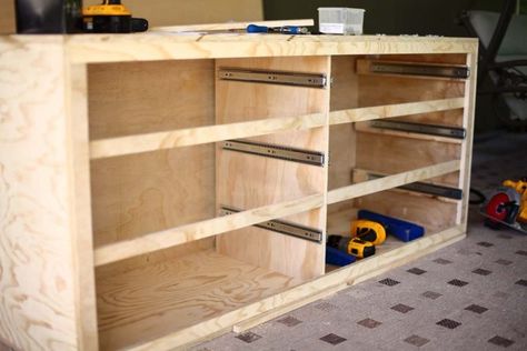 How to Build a DIY 6 Drawer Dresser - TheDIYPlan Homemade Dressers, Diy Farmhouse Dresser, Wood Dresser Diy, Build A Dresser, Handmade Dresser, Diy Dresser Build, Diy Chest Of Drawers, Diy Dresser Drawers, Diy Dresser Plans