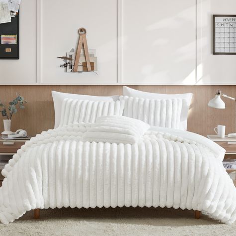 You won't be able to stop running your hands through this fabric! Our Everett comforter set is made with a luxurious fabric with an incredibly soft feel. The set is backed with fabric that creates a reversible option to this set. Target Comforter, White Bed Comforters, Grey Bed Covers, White Comforter Bedroom, White King Size Bed, Full Size Comforter, Chambre Inspo, Room Organization Bedroom, Comforter Bedding