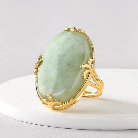 Vietnamese Jade Jewelry, Gem Stone Ring, Jade Rings, Green Jade Ring, Stone Ring Design, Diamond Fashion Jewelry, Single Stone Ring, Turquoise Drop Earrings, Gold Rings Fashion