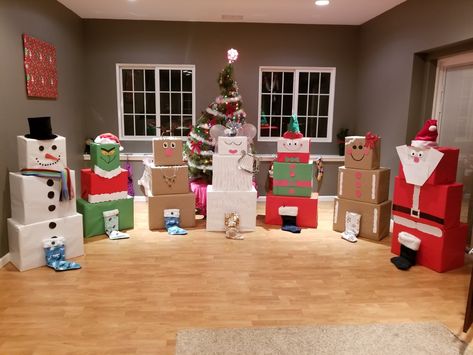 2018 Fun way to wrap kids gifts with this Christmas wrapping idea..Saw Christmas presents wrapped in the shapes of snowmen but with 7 children, I wanted to wrap them all in different "Christmassy" themes. So I came up with these different characters. Grinch, snowman, angel, elf, santa, gingerbread, reindeer. Christmas Gift Snowman, Snowmen Boxes For Christmas, Wrapping Christmas Gifts For Kids, Cute Ways To Wrap Kids Christmas Gifts, Snowmen Wrapping Ideas, Gingerbread Present Wrapping, Wrapping From Santa, Christmas Present Snowman Idea, Wrapping Santa Gifts Kids