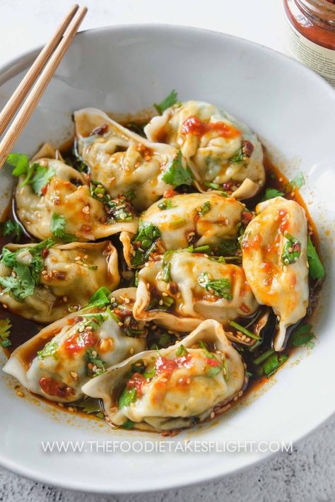 Best Dumpling Sauce, Dumpling Sauce, Best Dumplings, Steamed Dumplings, Wonton Recipes, Chinese Cooking Recipes, Chinese Dumplings, Dumpling Recipe, Think Food
