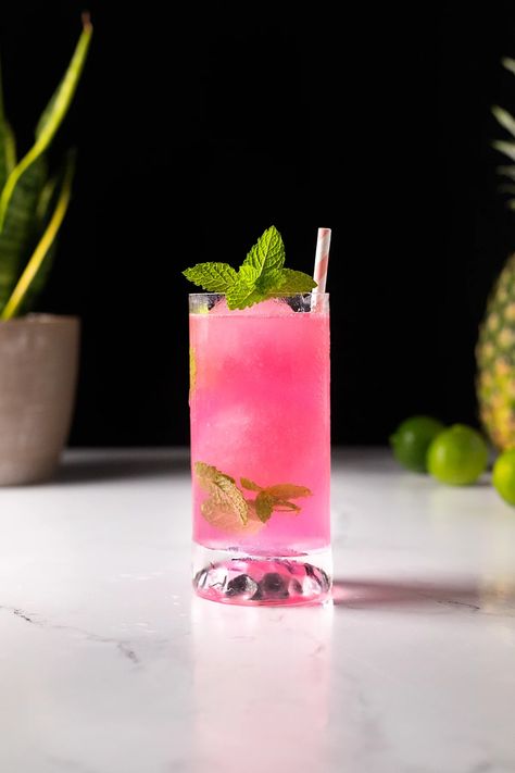 Pink Coconut Mojito - Moody Mixologist Pink Coconut Mojito, Pretty Pink Cocktails, Types Of Mojitos, Pink Mojito Recipe, Pink Alcoholic Drink, Pink Cocktails Recipes, Drink Rosa, Pink Mocktail, Refreshing Rum Cocktails