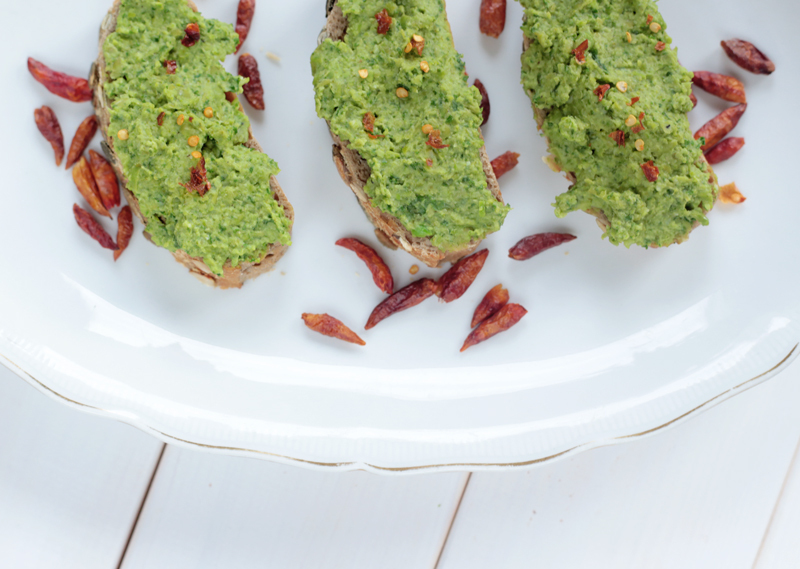 Green Pea and Kale Spread
