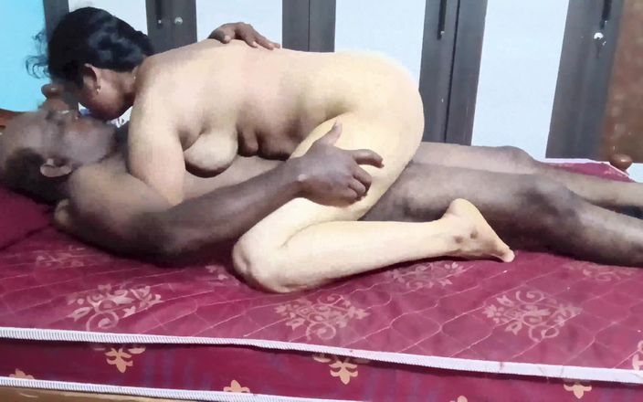 Sexy Sindu: Дезі красива індійська подруга трахається з хлопцем