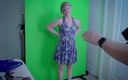 Housewife ginger productions: Zahýbající žena v domácnosti šuká fotografa během focení plavek - Zrzavá žena v domácnosti