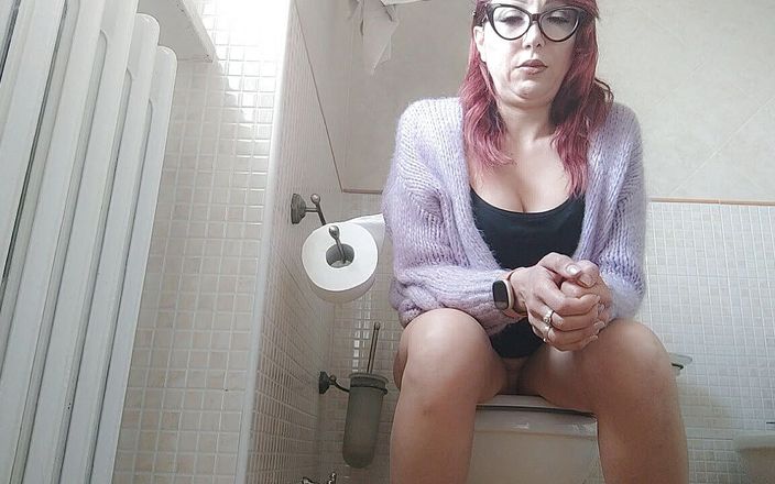 Savannah fetish dream: Minha tia madura no banheiro