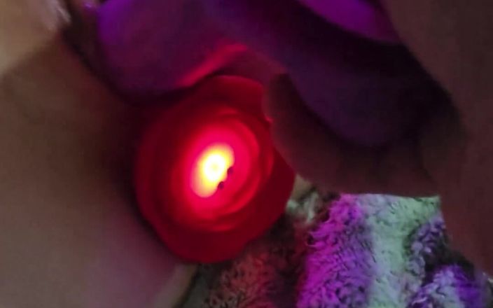 Sexygamer Momma: Enorme plug anal insertado en milf