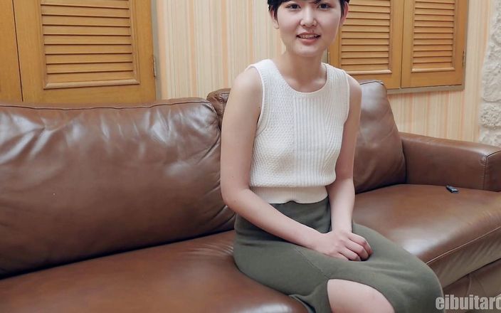 Sky Angel: Волосатую азиатскую девушку трахнули в видео от первого лица и наполнили сливками на кровати