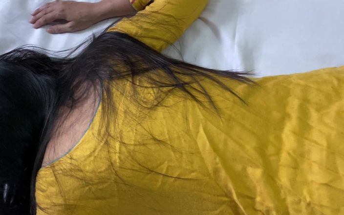Desi filmy: Индийскую красивую мачеху трахнул настоящий пасынок и хардкорно трахает киску 