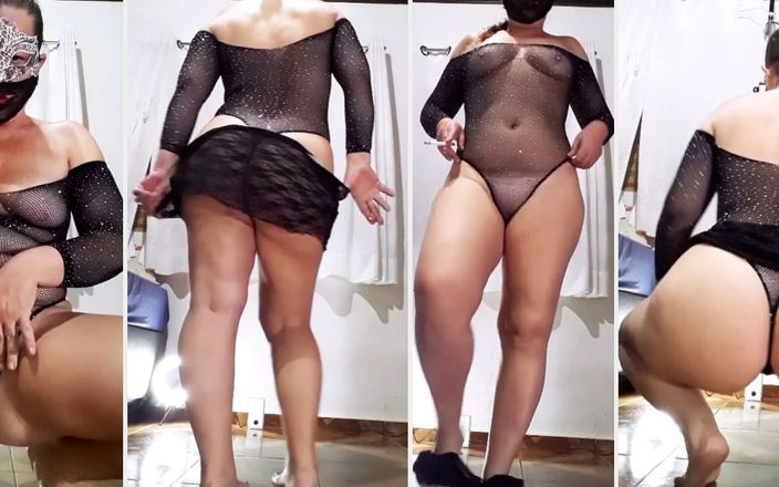 Mirelladelicia striptease: Você puta suja fumando e tirando sua roupa
