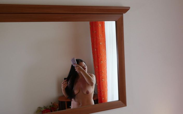 Peaches and Bananas: Mamă sexy ucraineană Christina - periajul părului