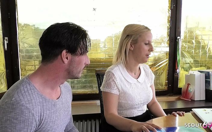 Full porn collection: Guru Jerman menggoda gadis remaja semok jana schwarz untuk ngentot...