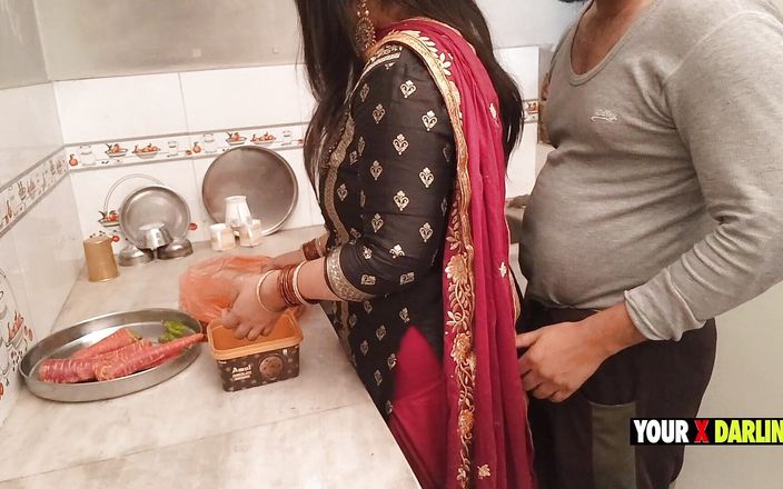 Your x darling: Punjabi Stepmom fuckingの台所で彼女が義理の息子のために夕食を作るとき