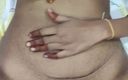 Suryasushma: Het styvsyster helt naken och knullar i sovrummet Sexig Lady...