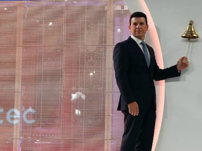  El consejero delegado de Soltec, Raúl Morales, en el palacio de la Bolsa de Madrid, durante el debut de la compañía en Bolsa.