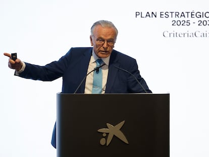 El presidente de CriteriaCaixa, Isidro Fainé, en la presentación del plan estratégico, este lunes.