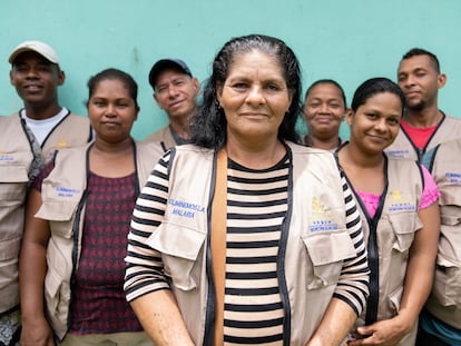 Suzy Haylock y otros voluntarios en el centro de salud de Kaukira (departamento de Gracias a Dios, Honduras).