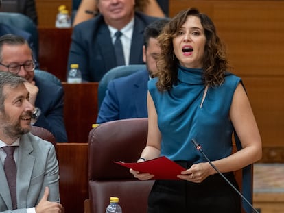 La presidenta de la Comunidad, Isabel Díaz Ayuso, interviene durante el pleno de la Asamblea de Madrid este jueves.