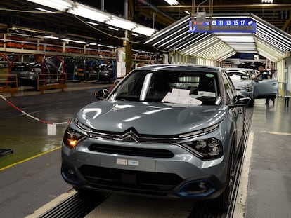 Línea de ensamblaje del Citroën C4 en la fábrica de Stellantis Madrid. Imagen cedida por la compañía.