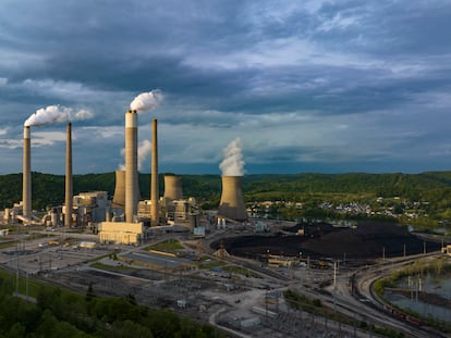 Vista aérea de una central de carbón en Virginia Occidental (EE UU), en noviembre de 2023.