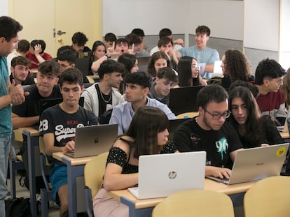 Clase de Informática en la  Escuela Técnica Superior de Ingenieros Informáticos de la Universidad Politécnica de Madrid.