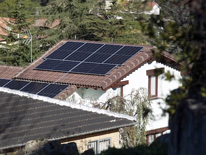 Placas solares en viviendas unifamiliares y chalets adosados en Manzanares el Real