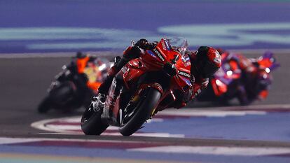 Francesco Bagnaia en acción durante el Gran Premio de Qatar.