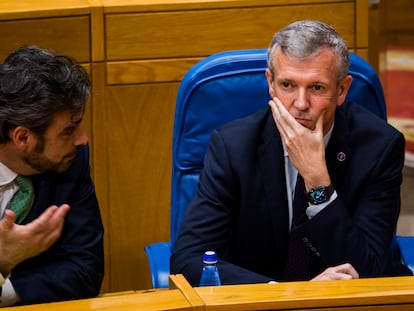 Alfonso Rueda, presidente de la Xunta de Galicia, durante la sesión constitutiva del Parlamento de Galicia, este lunes.